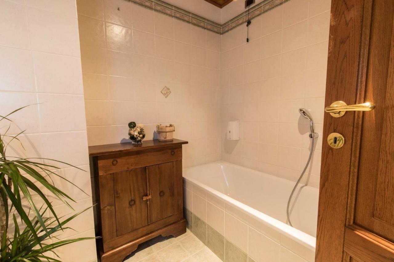 Bed and Breakfast Le Jasmin Aosta Esterno foto